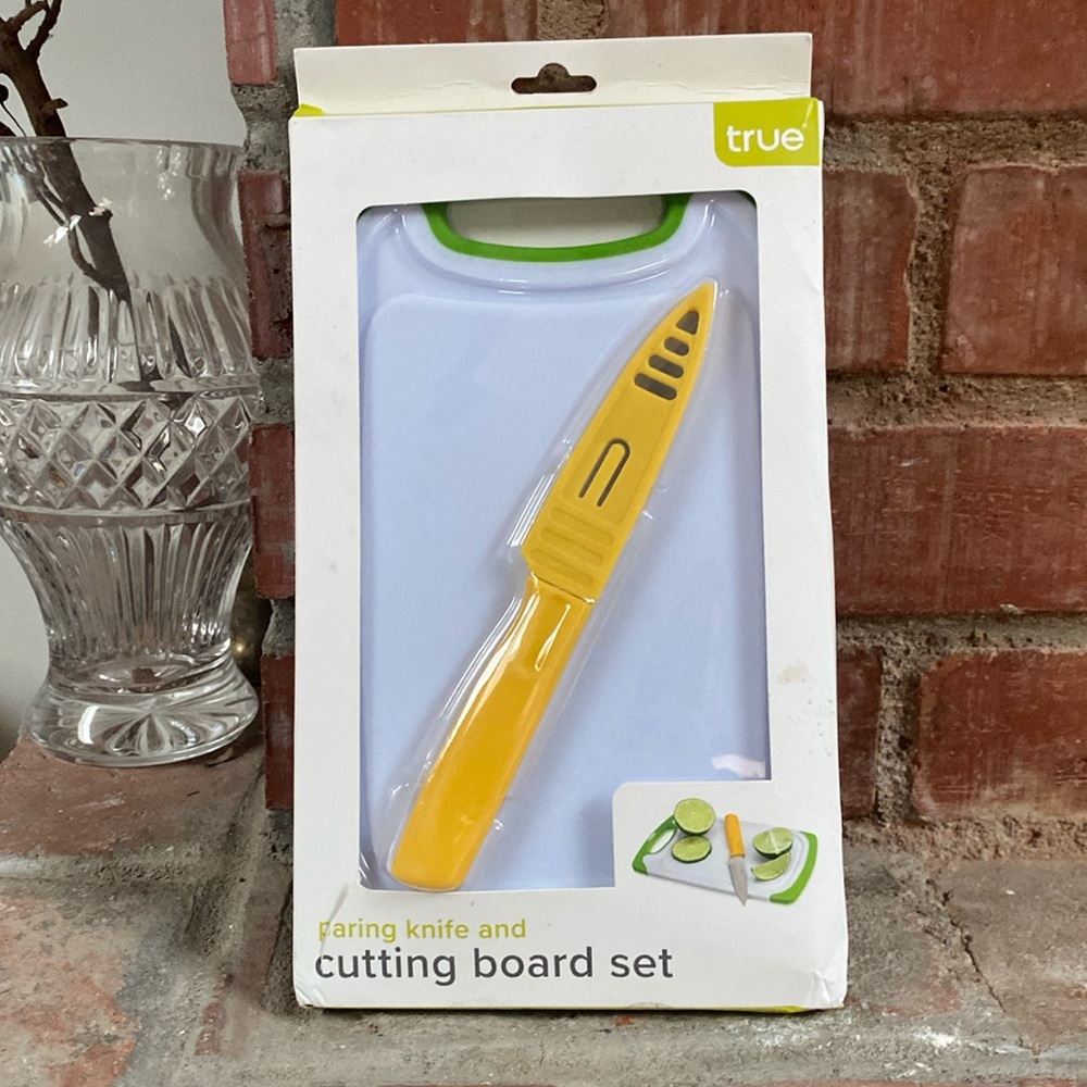 Paring Knife and cutting board set by True Brand
